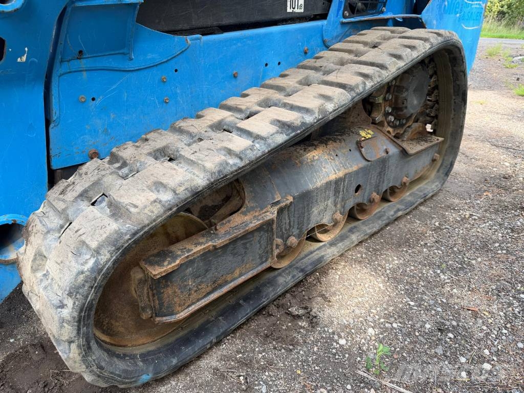 Bobcat T 590 لوادر انزلاقية التوجيه