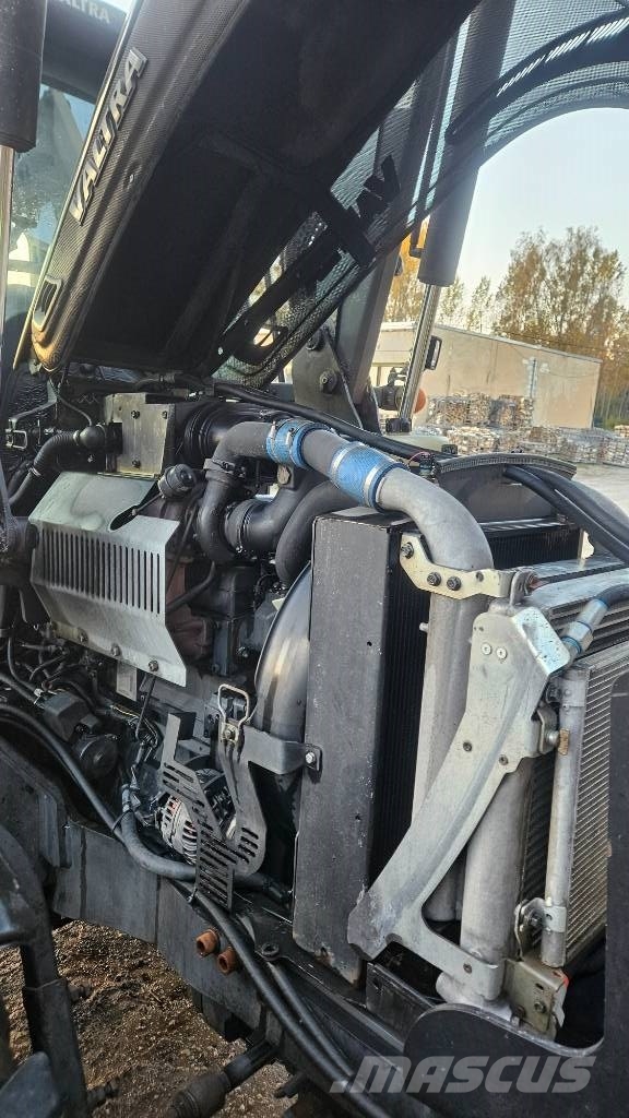 Valtra N 142 Versu 트랙터