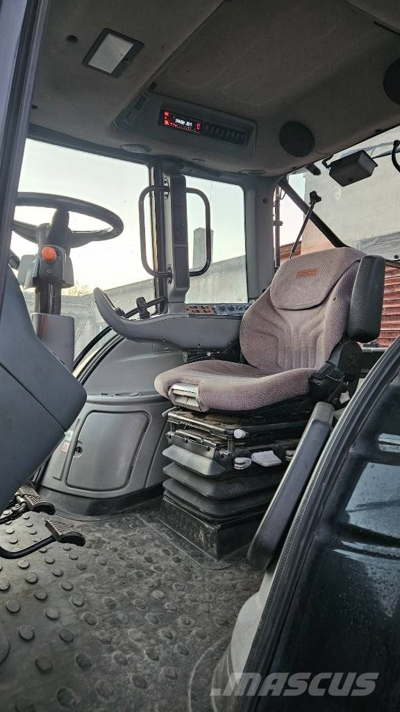 Valtra N 142 Versu 트랙터