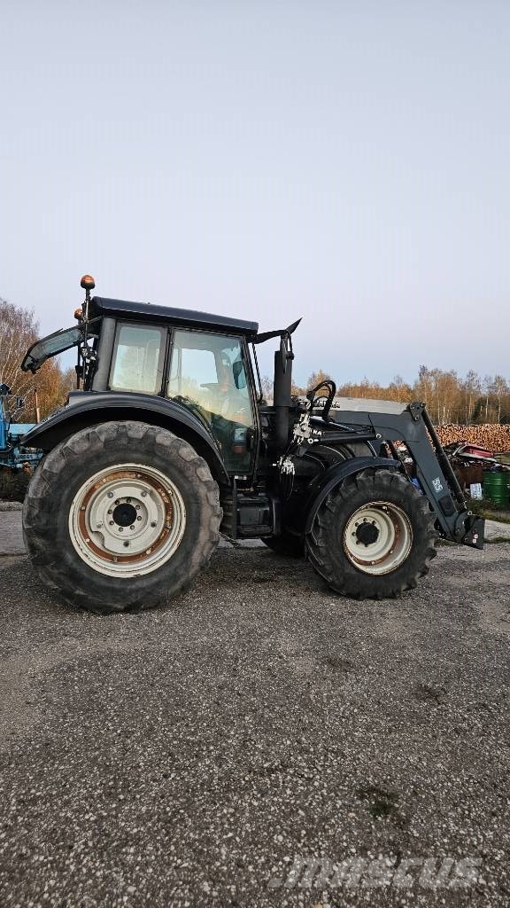 Valtra N 142 Versu 트랙터
