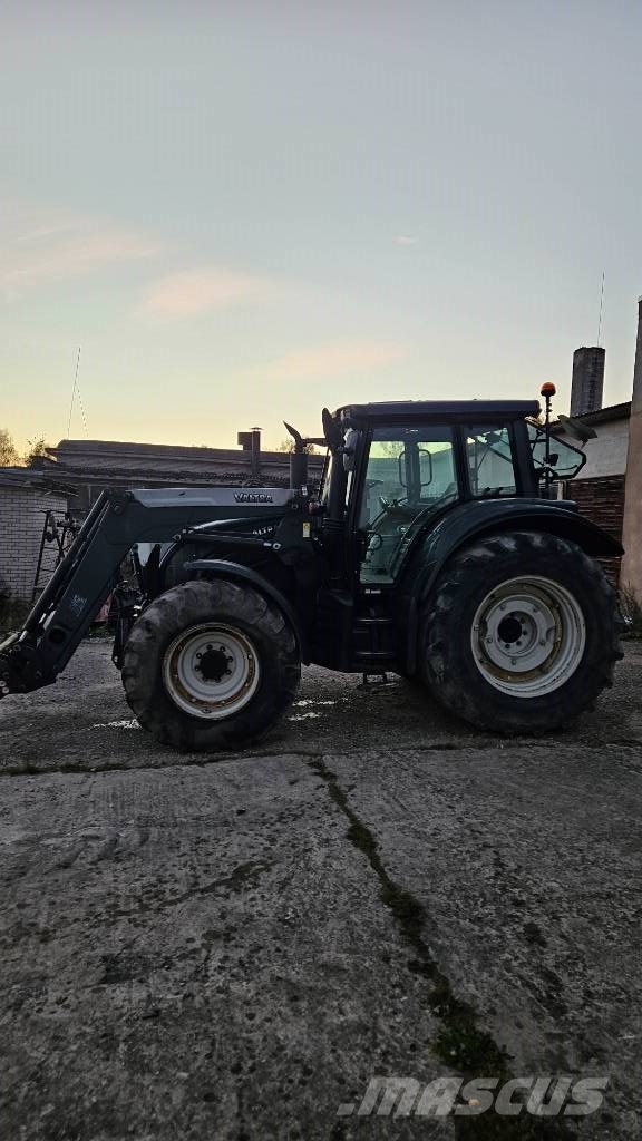 Valtra N 142 Versu 트랙터