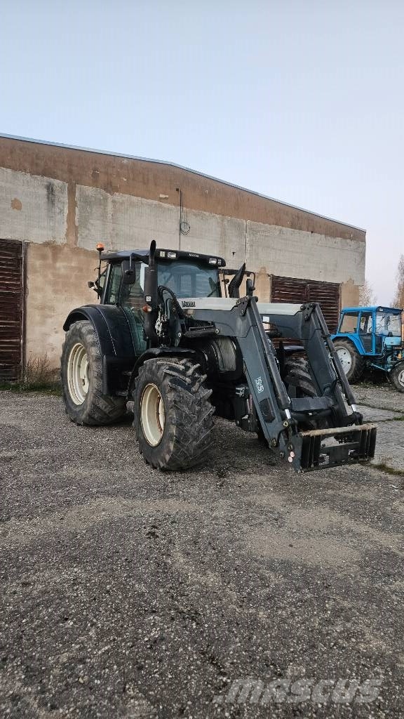 Valtra N 142 Versu 트랙터