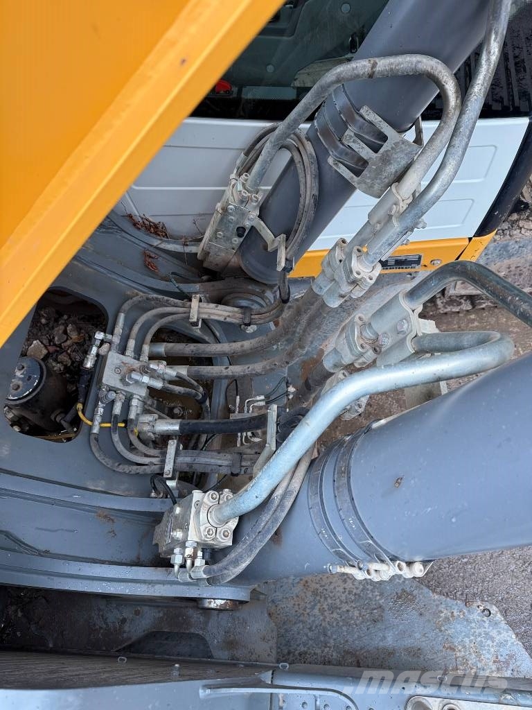 Liebherr R 930 Crawler excavators
