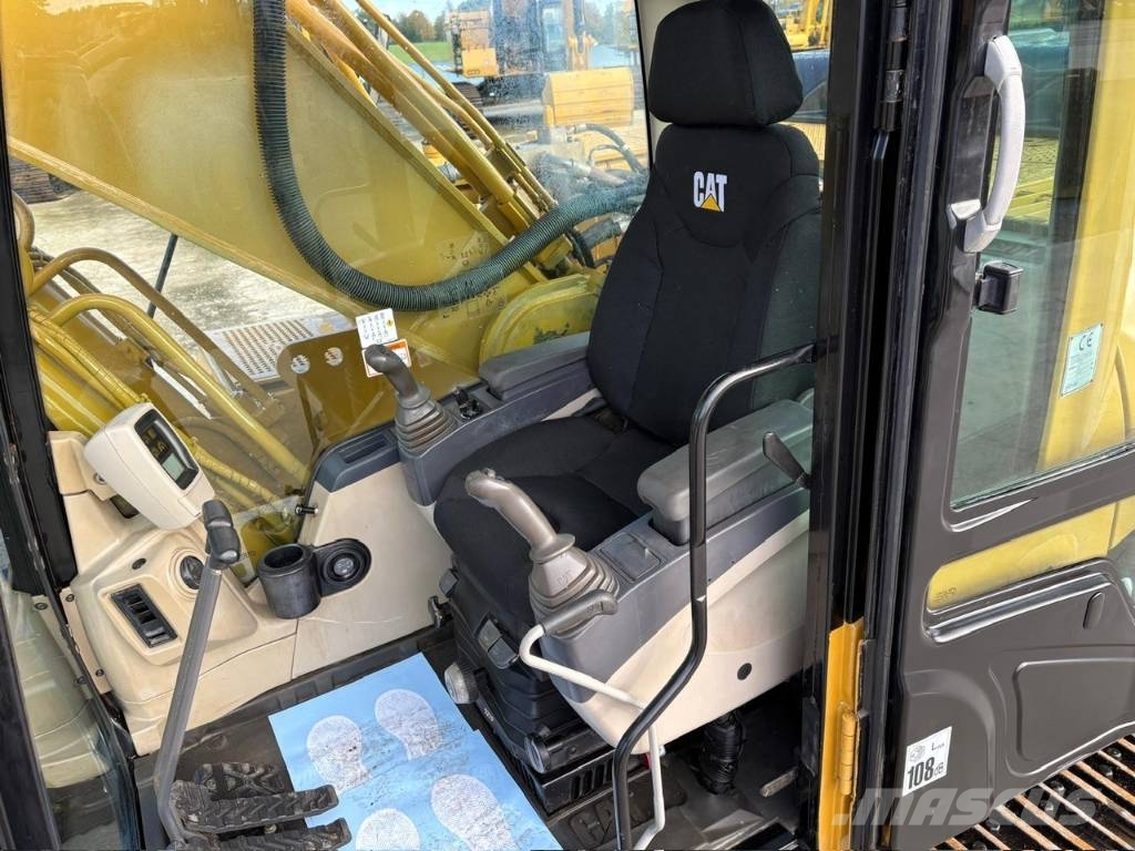 CAT 330 CL Kāpurķēžu ekskavatori