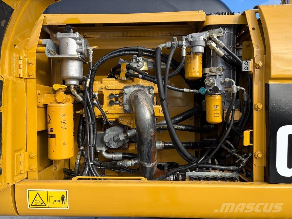 CAT 330 CL Kāpurķēžu ekskavatori