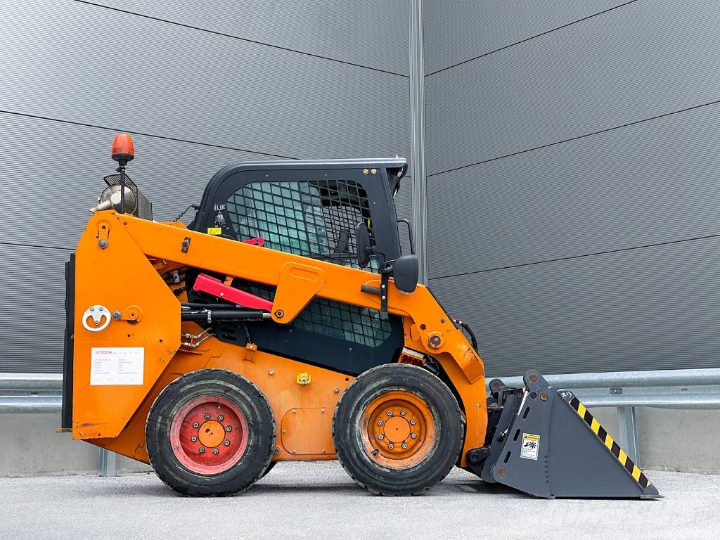 CAT 226D Schrankladers