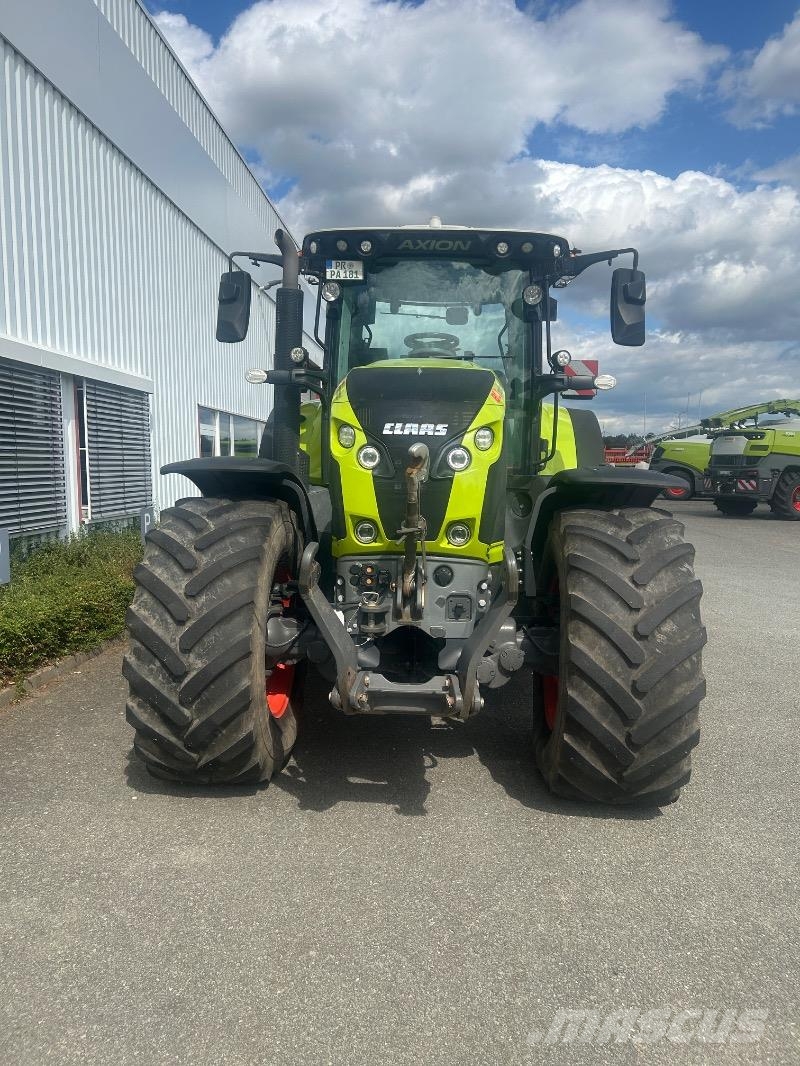 CLAAS Axion 870 Tractors