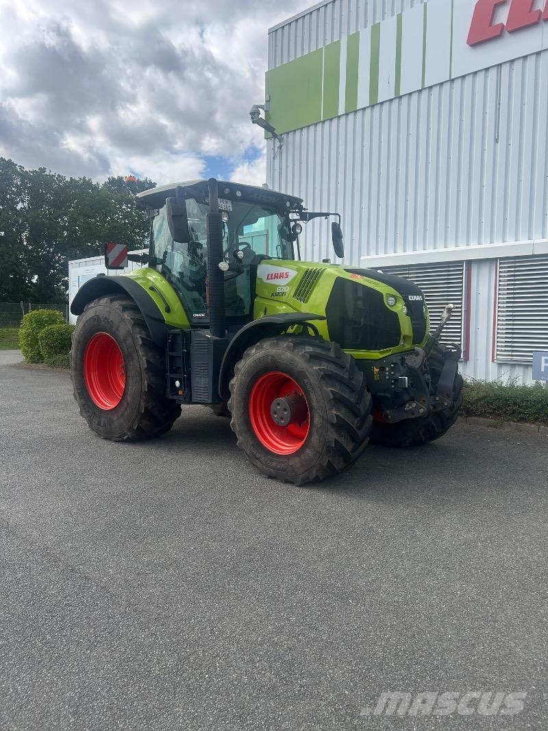 CLAAS Axion 870 Tractors