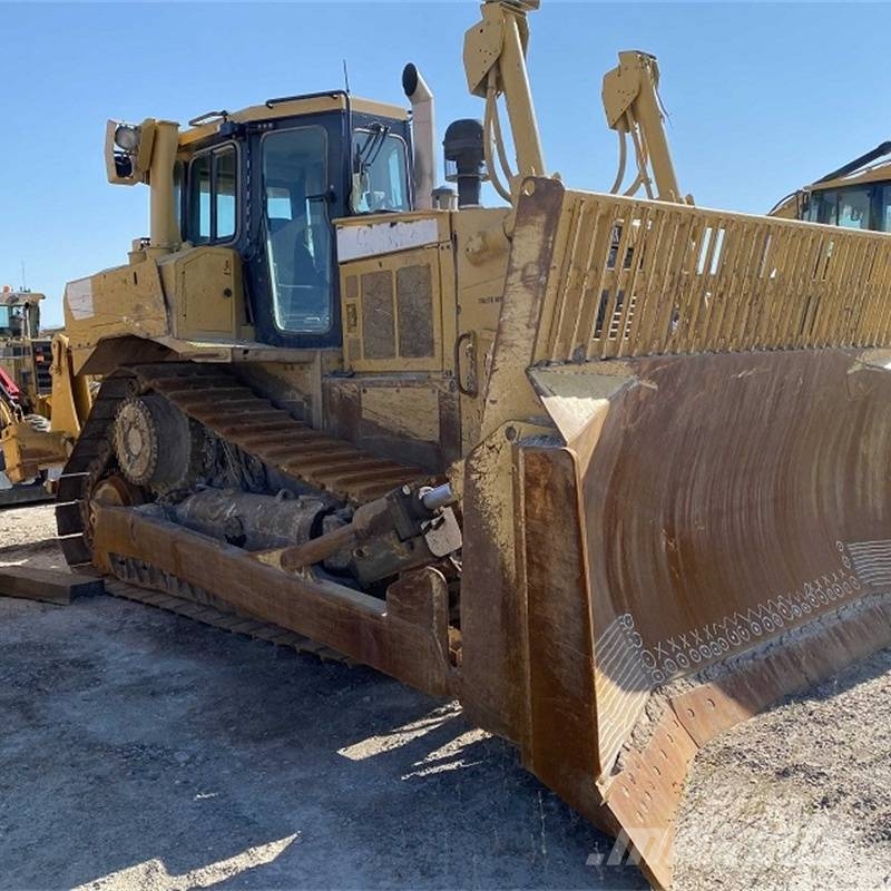 CAT D 7 R ブルドーザー