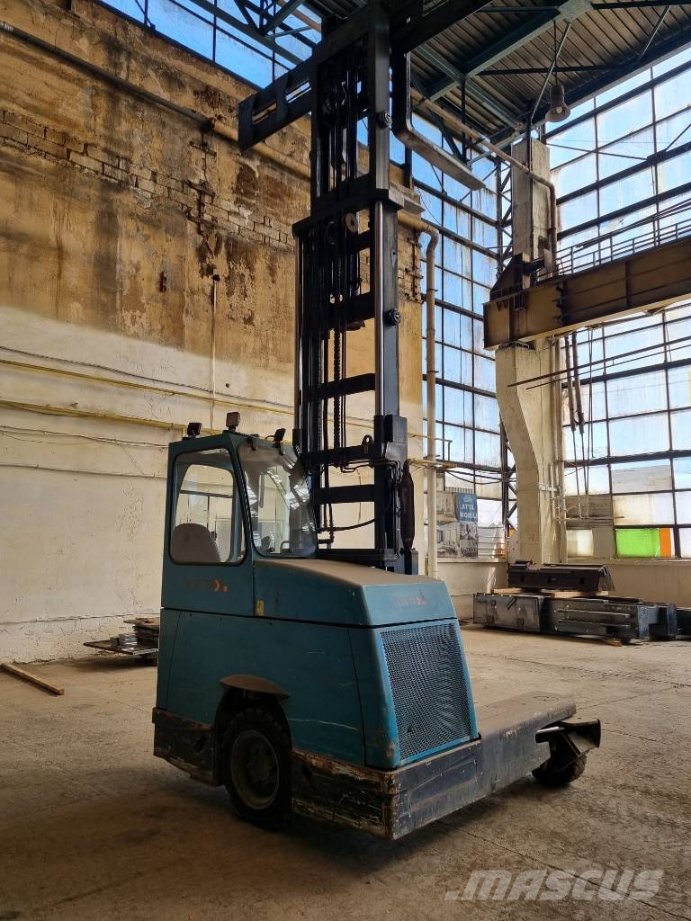 Hubtex DQ 40-G Sideloader