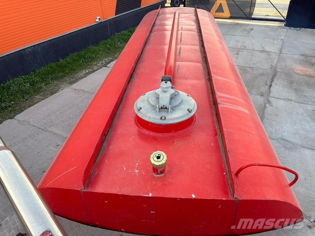 Volvo F 10 6x2 Ruberg / 2700 l/min / tanks 9000 I + 1000 Brandbilar