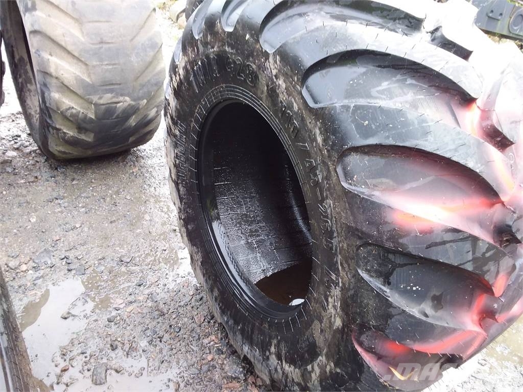 Trelleborg Twin 428 710/45x26,5 Used/Beg Tyres, wheels and rims
