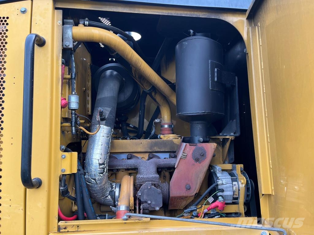CAT 12M Motor Grader معدات تمهيد الطرق