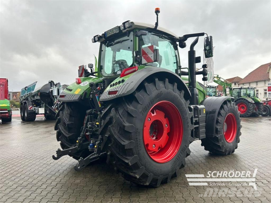 Fendt 728 VARIO GEN7 PROFI PLUS Traktoren