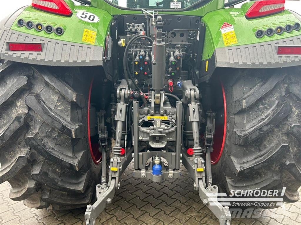 Fendt 728 VARIO GEN7 PROFI PLUS Traktoren