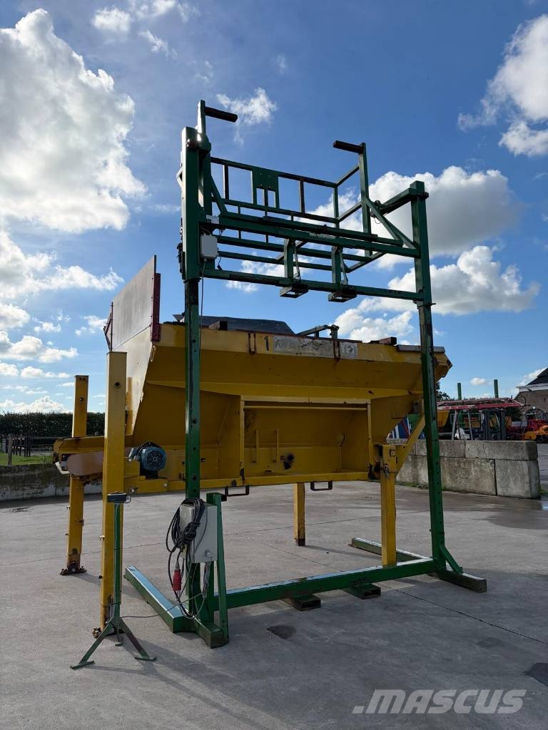 Unicum kantelaar met Mammouth Bunker Crop processing and storage units/machines - Others