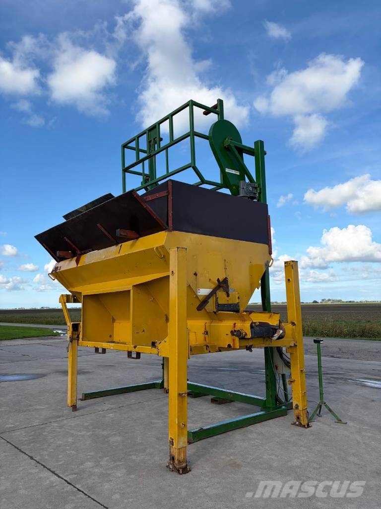 Unicum kantelaar met Mammouth Bunker Crop processing and storage units/machines - Others