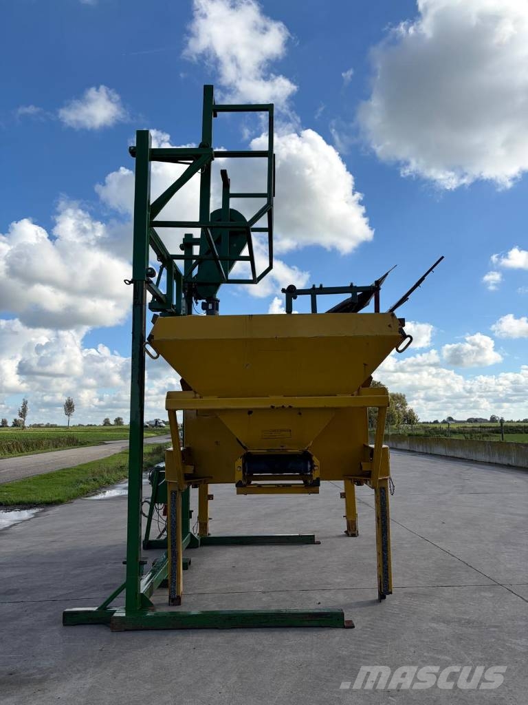 Unicum kantelaar met Mammouth Bunker Crop processing and storage units/machines - Others