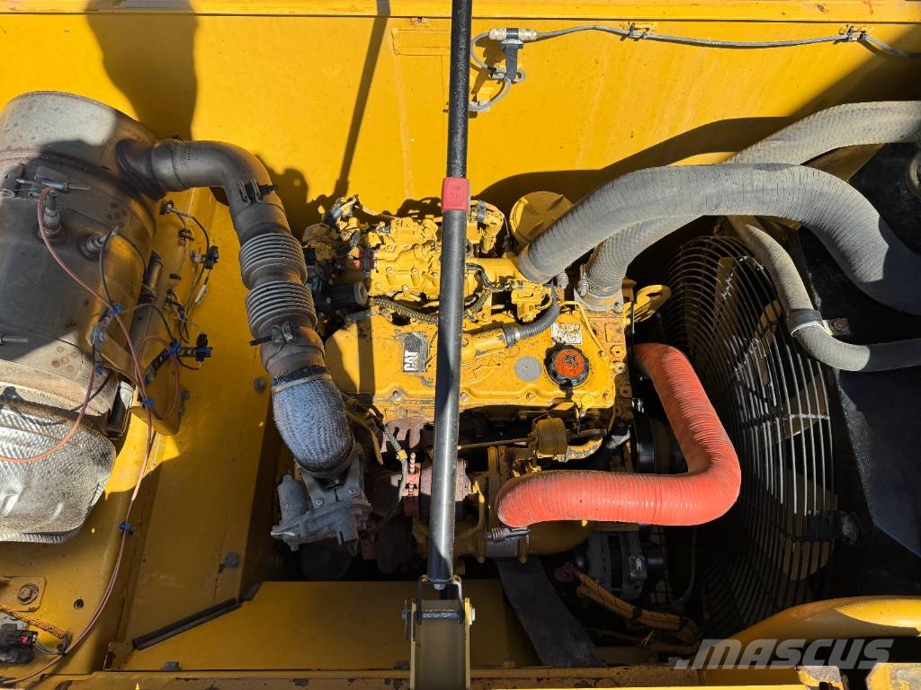 CAT 320FL - Automatic Greasing / Camera Верижен екскаватор