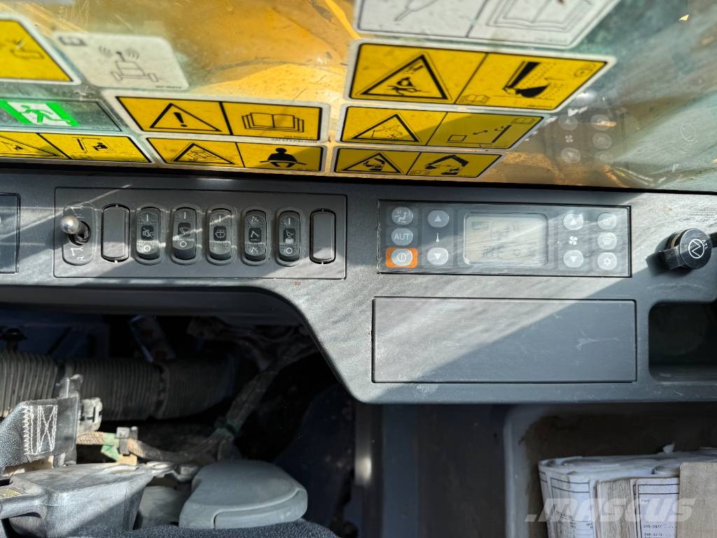 CAT 320FL - Automatic Greasing / Camera Верижен екскаватор