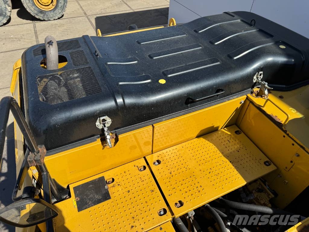 CAT 320FL - Automatic Greasing / Camera Верижен екскаватор