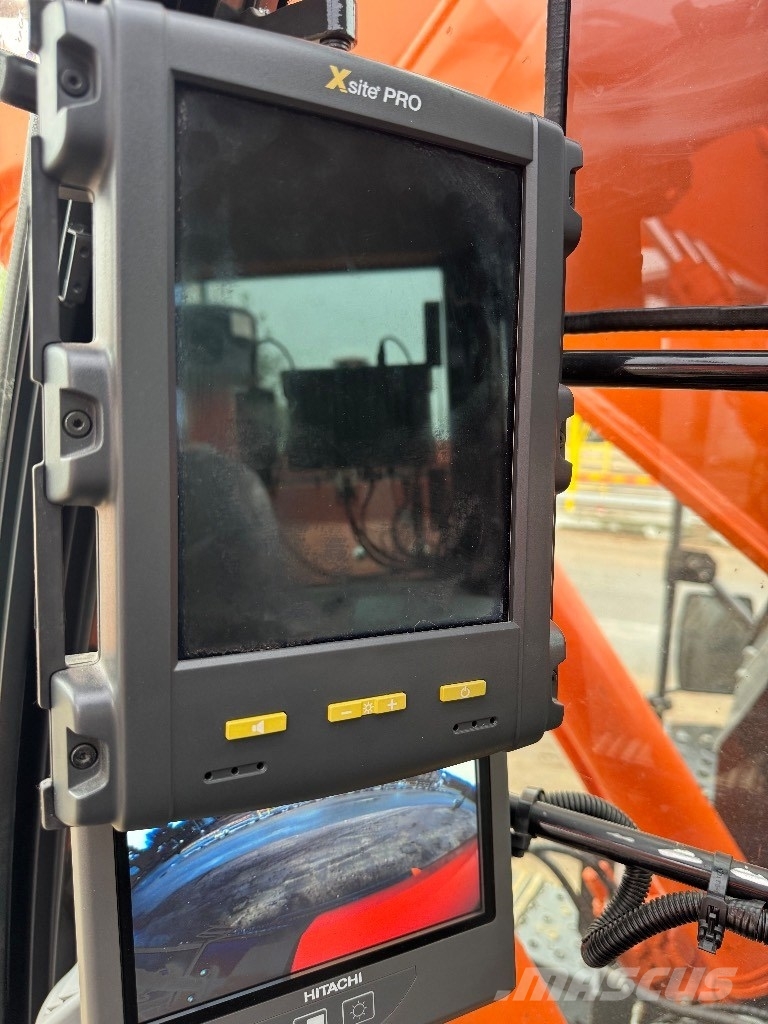 Hitachi ZX 225 US R LC-6 Верижен екскаватор