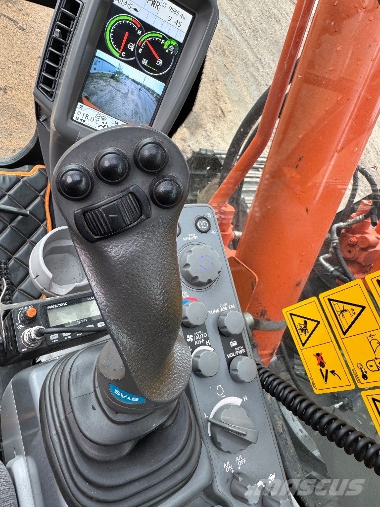 Hitachi ZX 225 US R LC-6 Верижен екскаватор