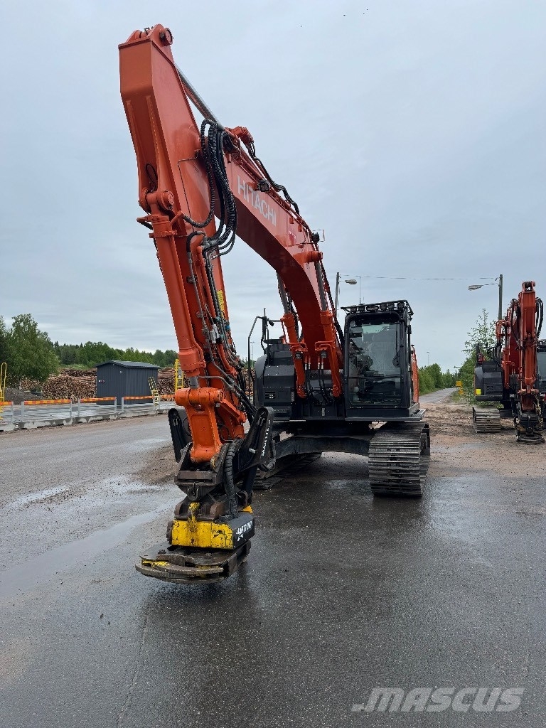 Hitachi ZX 225 US R LC-6 Верижен екскаватор
