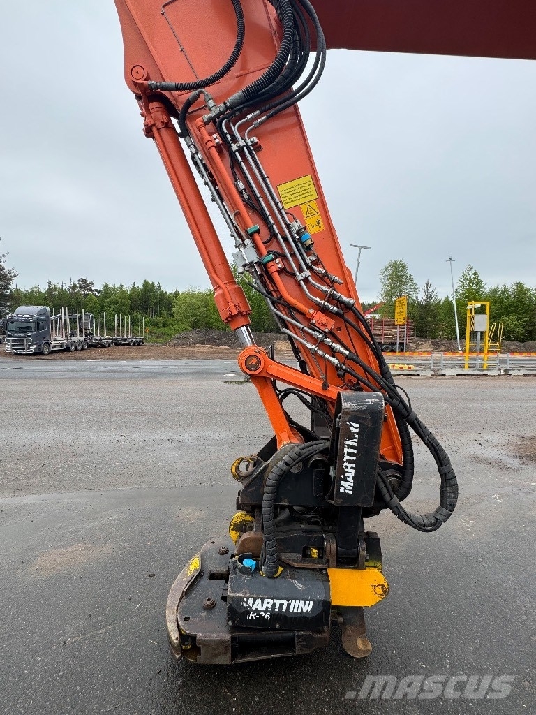 Hitachi ZX 225 US R LC-6 Верижен екскаватор