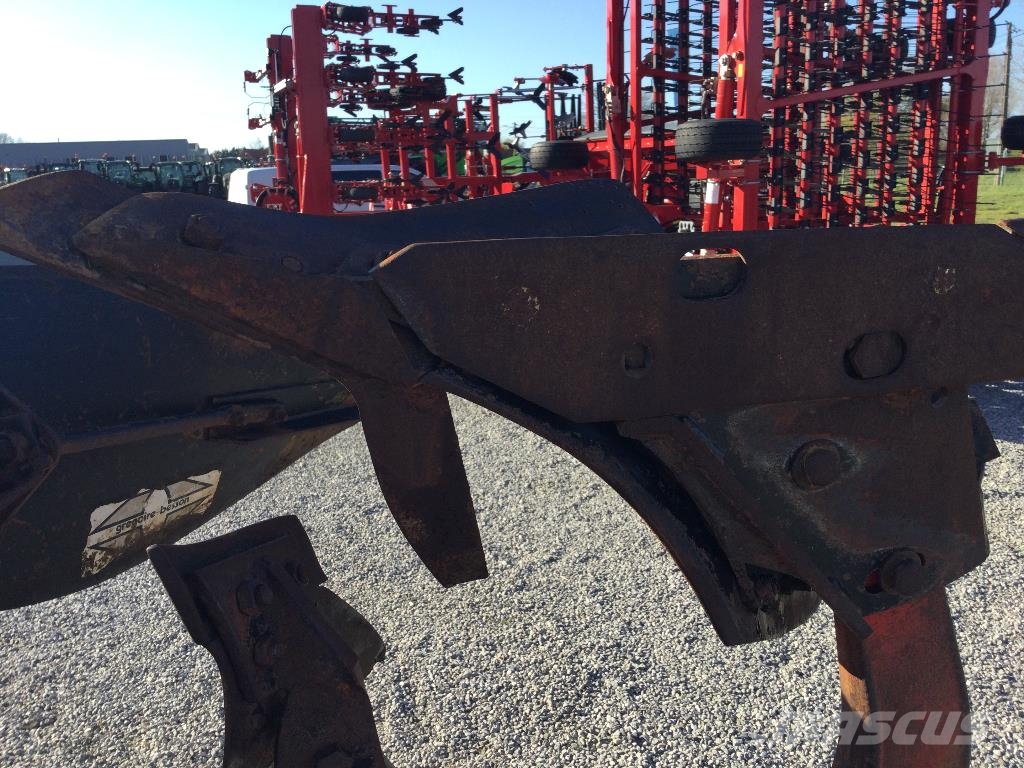 Gregoire BESSON RB 41 514 160 90 Konventionelle Pflüge