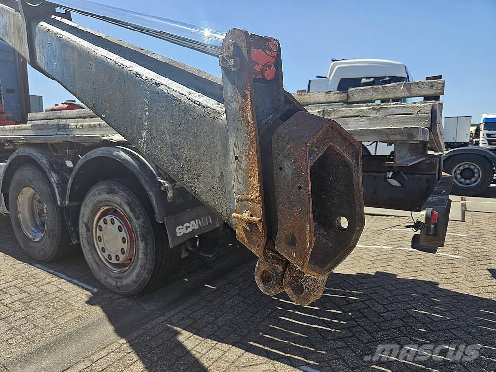 Scania R480 6X2 MANUAL CRANE Camiones de cama baja