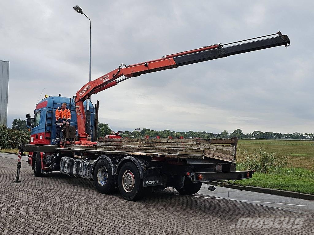 Scania R480 6X2 MANUAL CRANE Camiones de cama baja