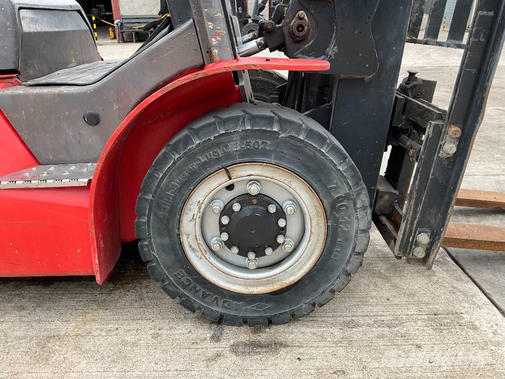 Manitou MI25D Diesel forklifts
