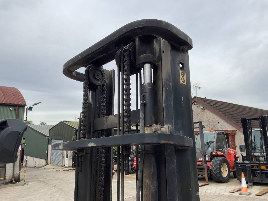 Manitou MI25D Diesel forklifts