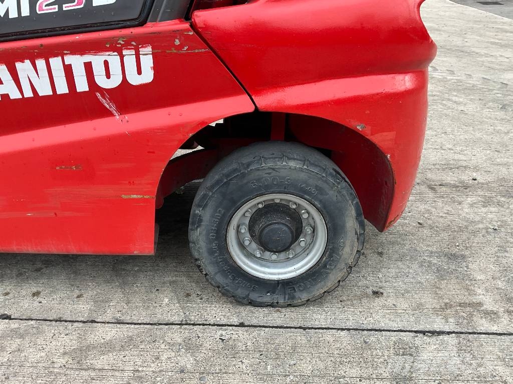 Manitou MI25D Diesel forklifts