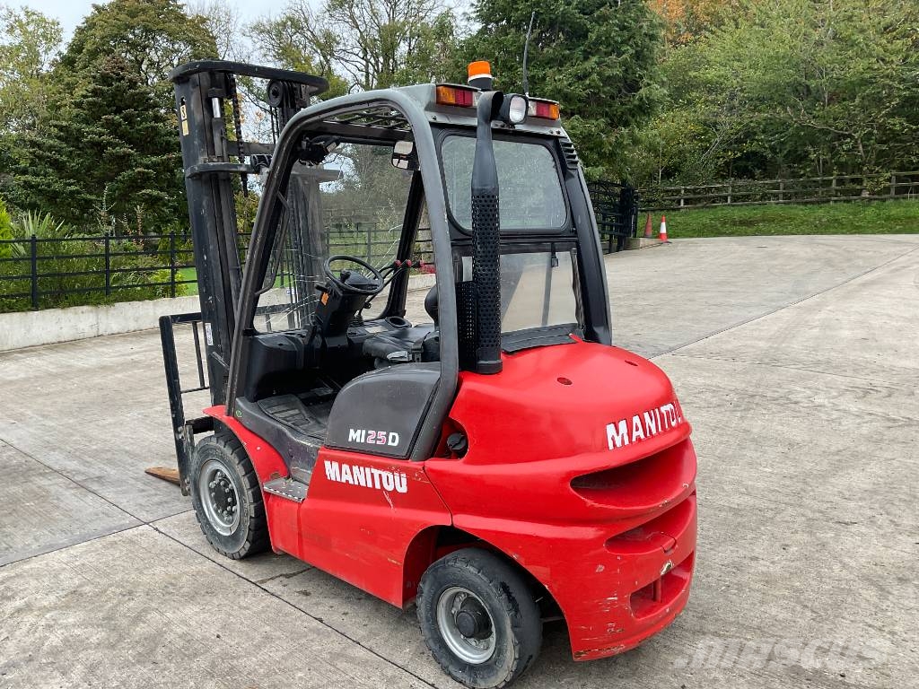 Manitou MI25D Diesel forklifts