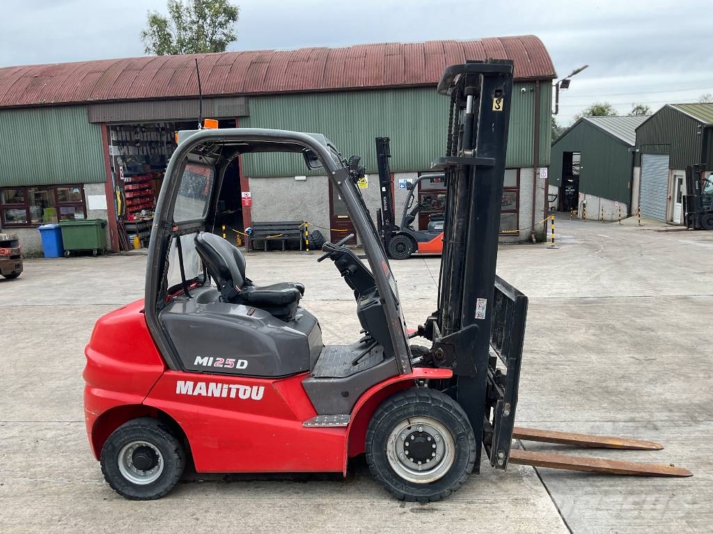 Manitou MI25D Diesel forklifts