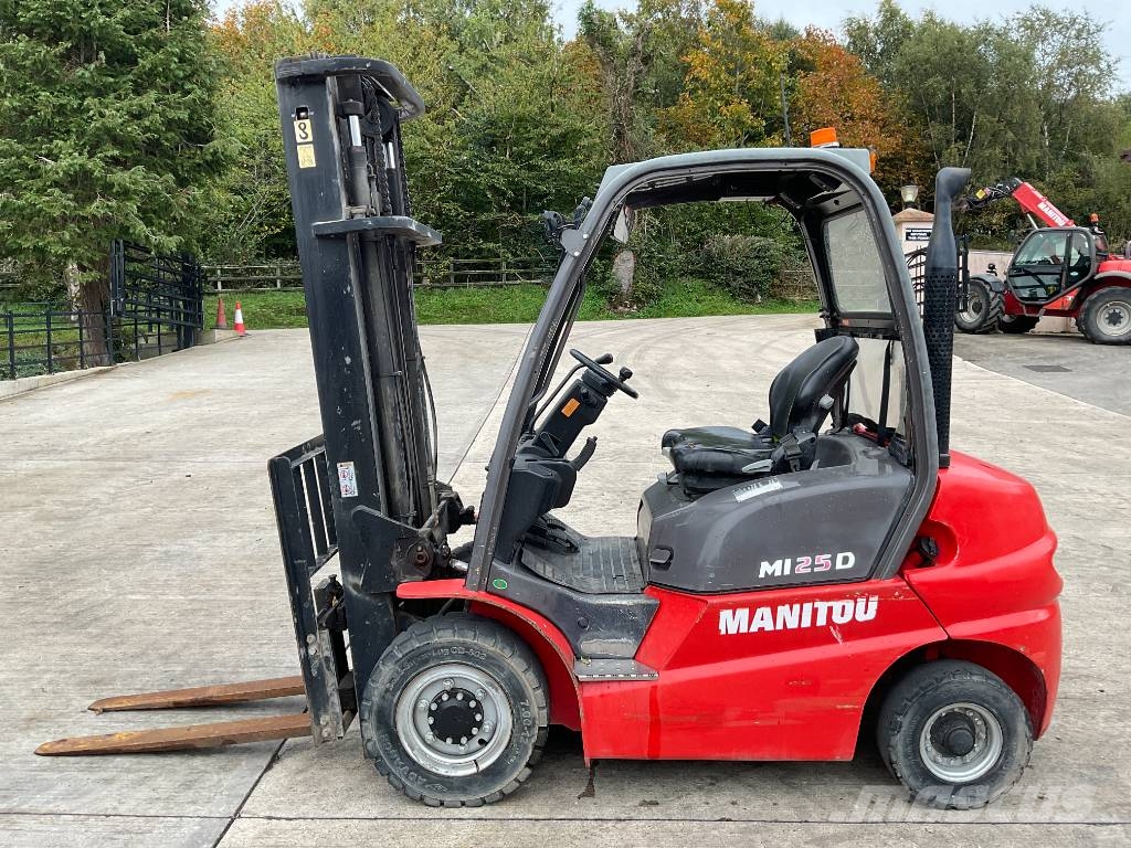 Manitou MI25D Diesel forklifts