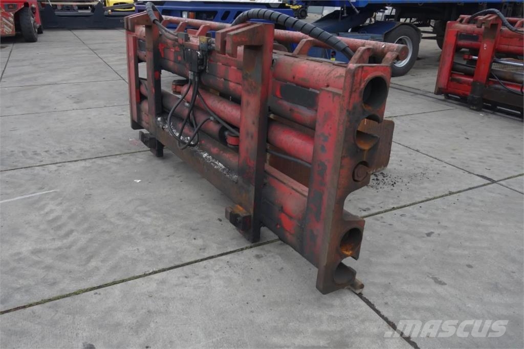 Bolzoni Auramo P-1000LSE Bale Clamp Overige tweedehands voorzetapparatuur en componenten