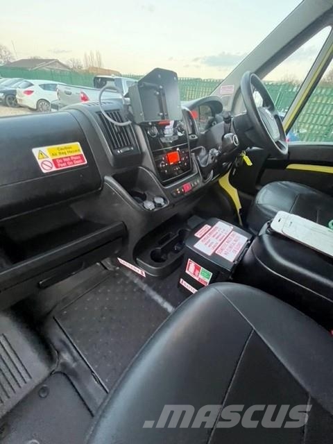Fiat Ducato A&E Fiat Ducato A&E Box Body with Stryker P Sanitky