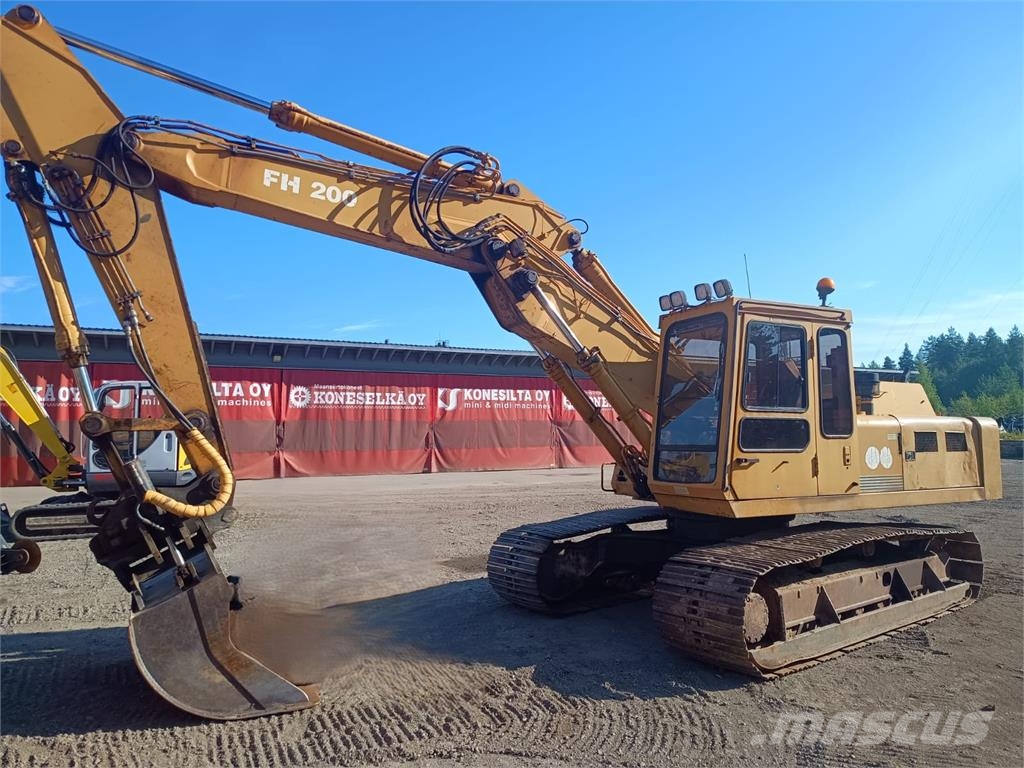 Fiat-Hitachi FH200T KALLISTUVA LUISKAKAUHA Paletli ekskavatörler