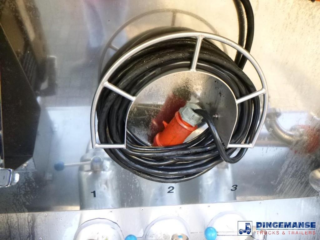 LAG Food tank inox 32m3 / 3 comp + pump + steam heatin Tankopleggers