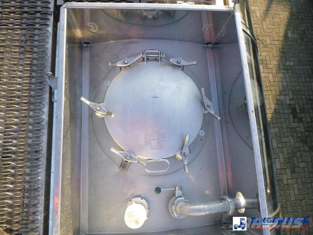 LAG Food tank inox 32m3 / 3 comp + pump + steam heatin Tankopleggers