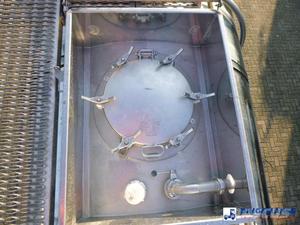 LAG Food tank inox 32m3 / 3 comp + pump + steam heatin Tankopleggers