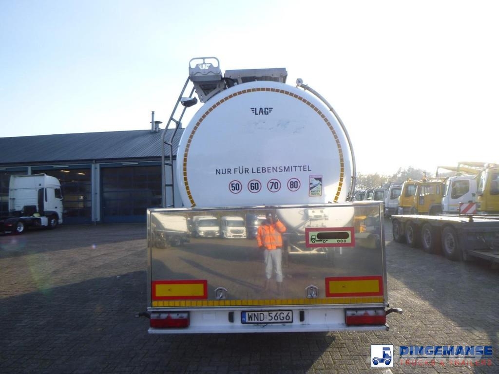 LAG Food tank inox 32m3 / 3 comp + pump + steam heatin Tankopleggers