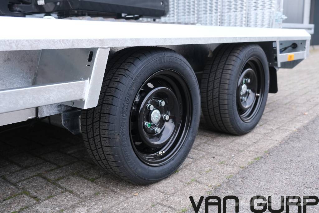 Bobcat E 10z | Inclusief machinetransporter Mini ekskavatori < 7 t