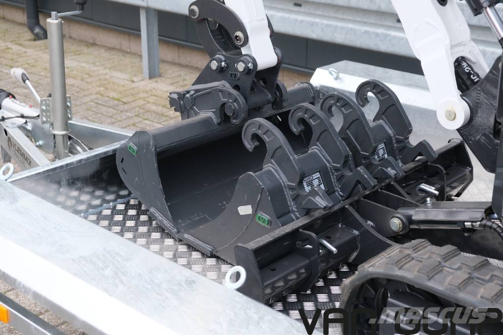 Bobcat E 10z | Inclusief machinetransporter Mini ekskavatori < 7 t