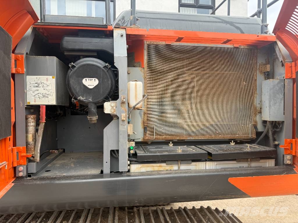 Hitachi ZX 210 LC-6 Gravemaskiner på larvebånd