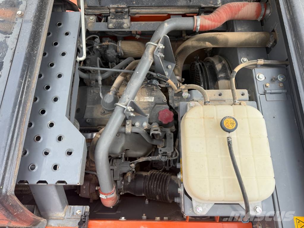 Hitachi ZX 210 LC-6 Gravemaskiner på larvebånd