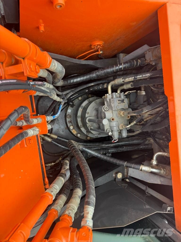 Hitachi ZX 210 LC-6 Gravemaskiner på larvebånd